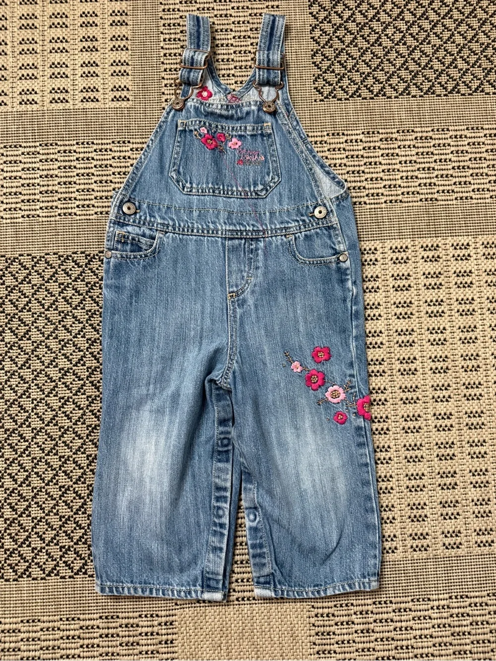 VTG OshKosh B’Gosh Medium Wash Overalls w/ Floral embroidery- size 24m